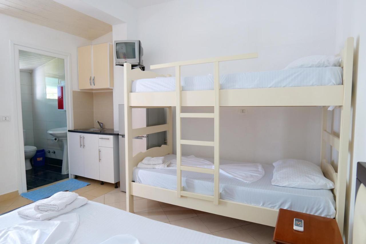 Vila Fredi Ksamil Buitenkant foto
