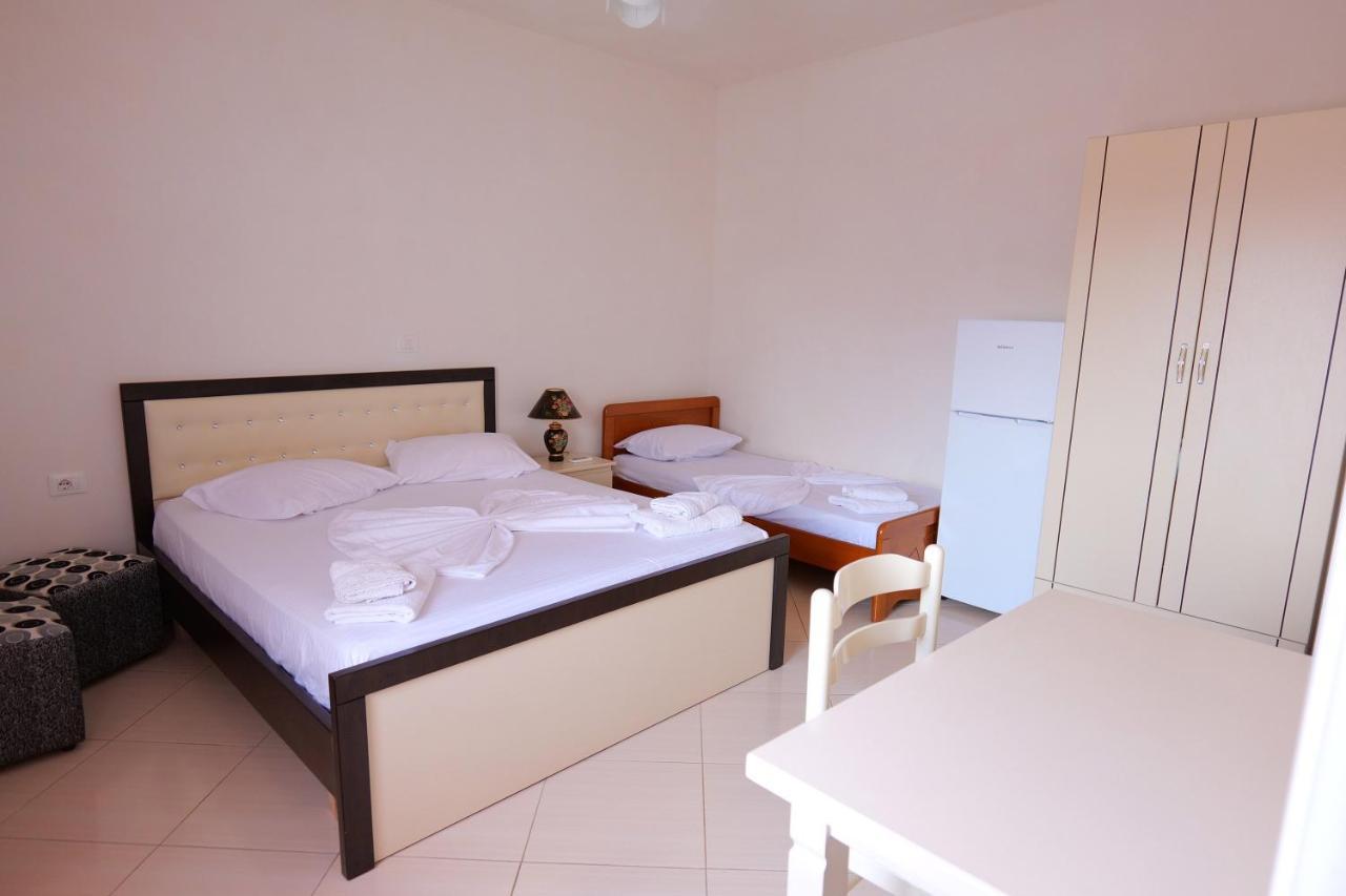 Vila Fredi Ksamil Buitenkant foto